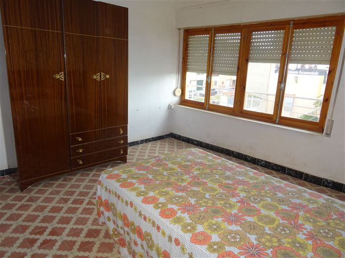 Image No.24-7 Bed Townhouse for sale