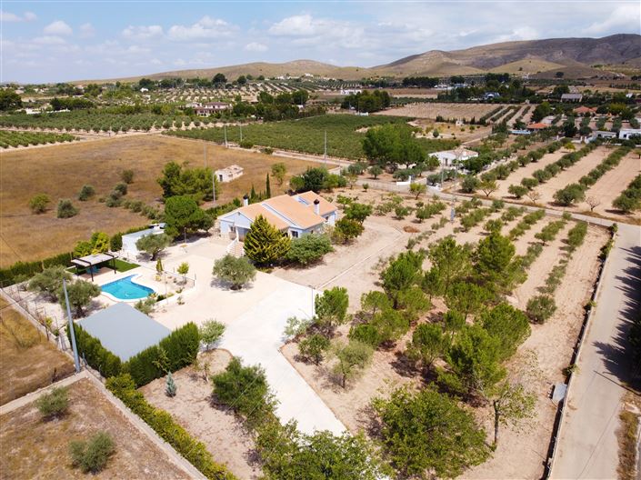 Image No.3-4 Bed Villa for sale