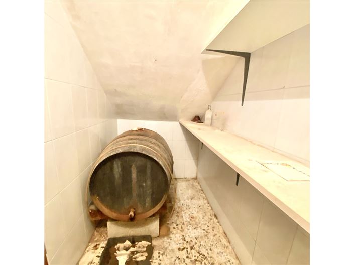 Image No.16-5 Bed Townhouse for sale