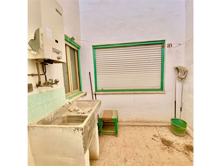 Image No.24-5 Bed Townhouse for sale