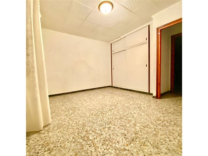 Image No.6-5 Bed Townhouse for sale