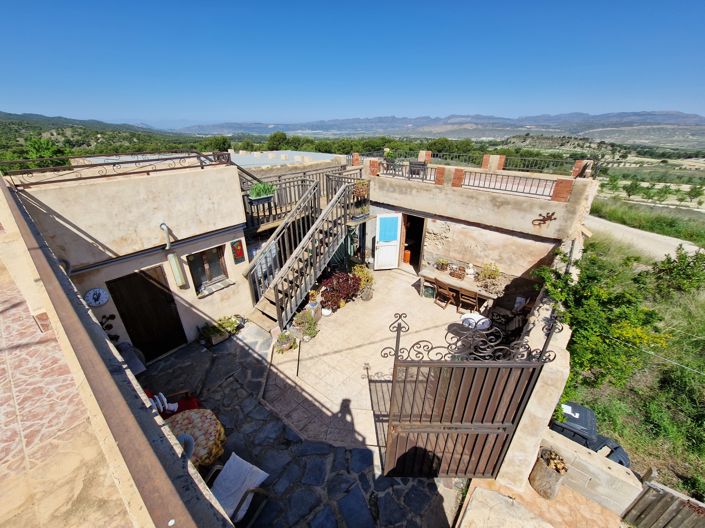 Image No.21-4 Bed Country House for sale