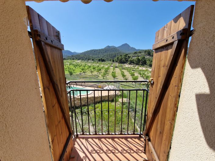 Image No.15-4 Bed Country House for sale