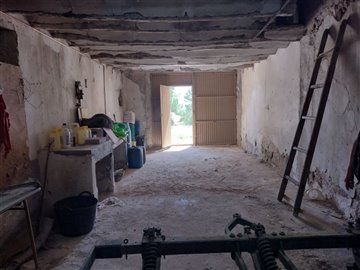 3079farmhouselaraja2005220942122211b7323e7243