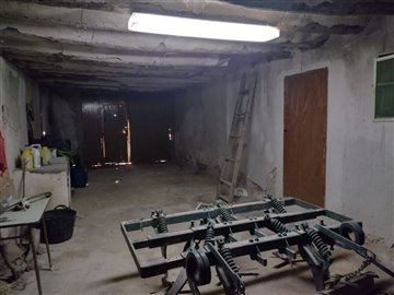 3079farmhouselaraja20052209415608d17921278b45