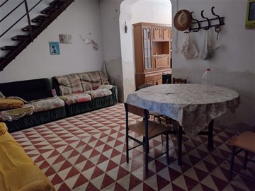 3079farmhouselaraja2005220941564bfdb45495fc46