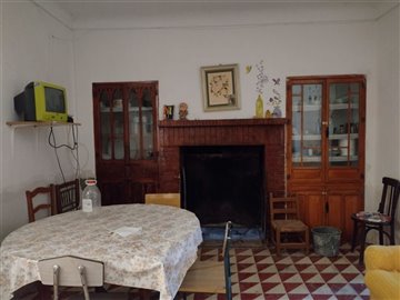 3079farmhouselaraja2005220941573bd918422e6446