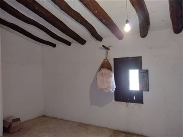 3079farmhouselaraja2005220941535c4bbcd23e9741