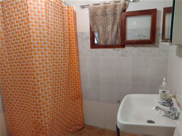 3079farmhouselaraja200522094207726d1a2c375644