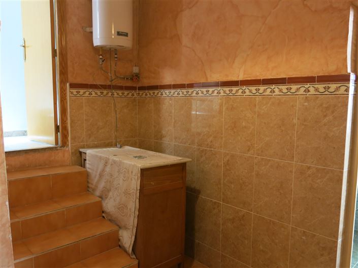 Image No.18-2 Bed Townhouse for sale