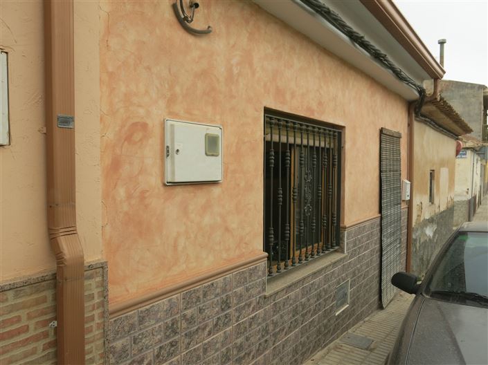 Image No.2-2 Bed Townhouse for sale