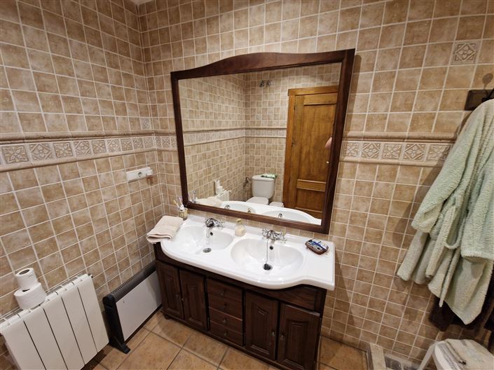 Image No.13-5 Bed Townhouse for sale