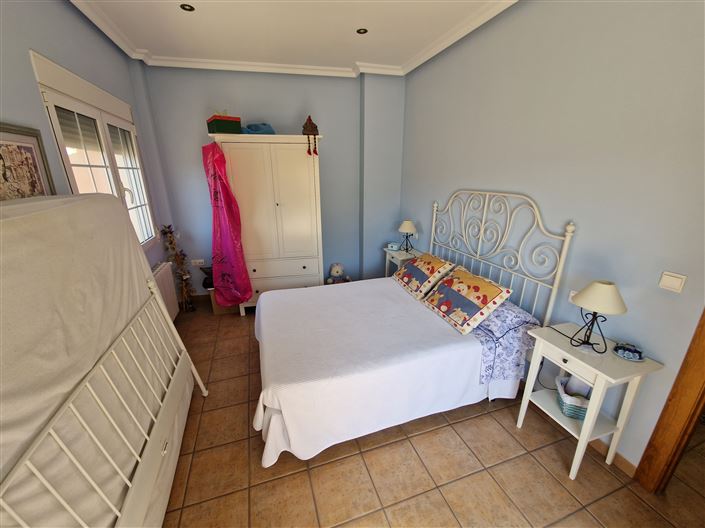 Image No.25-5 Bed Townhouse for sale