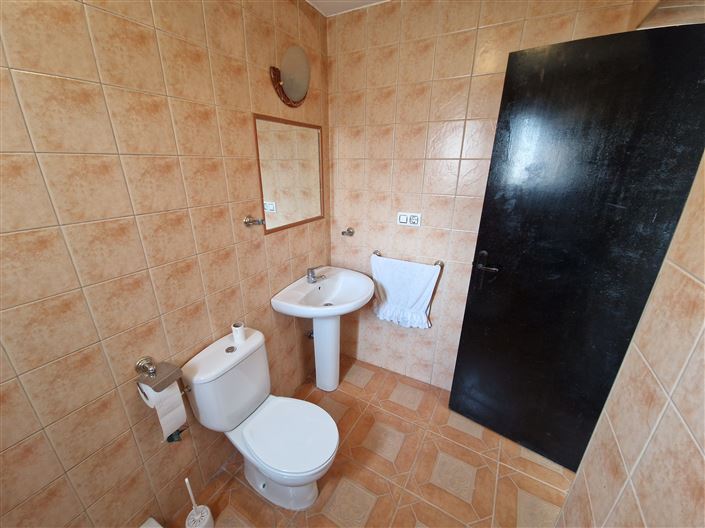 Image No.11-2 Bed Townhouse for sale