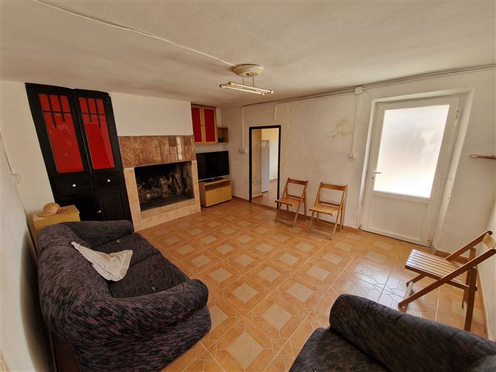 Image No.9-2 Bed Townhouse for sale