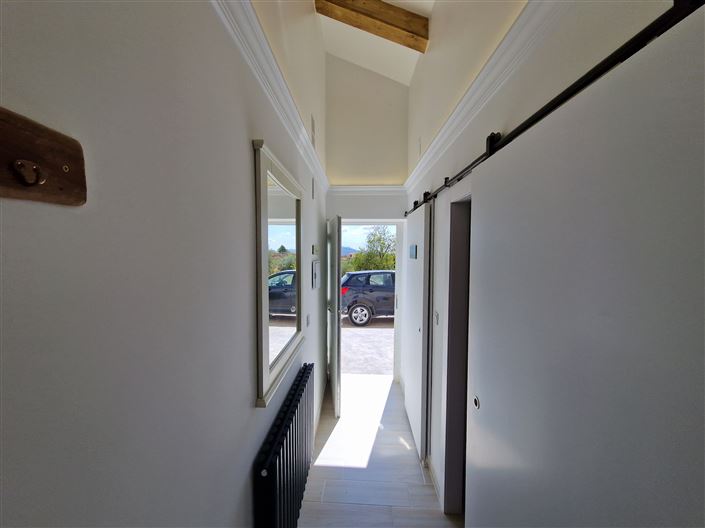 Image No.2-7 Bed Country House for sale