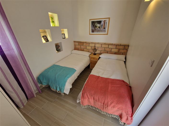 Image No.7-7 Bed Country House for sale