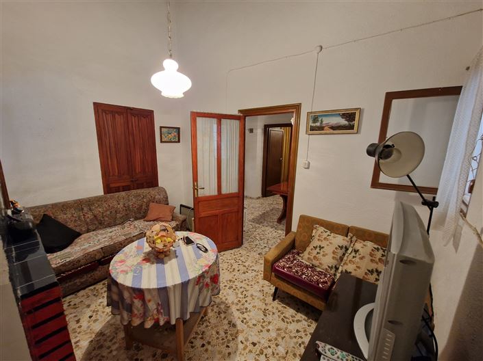 Image No.17-4 Bed Townhouse for sale