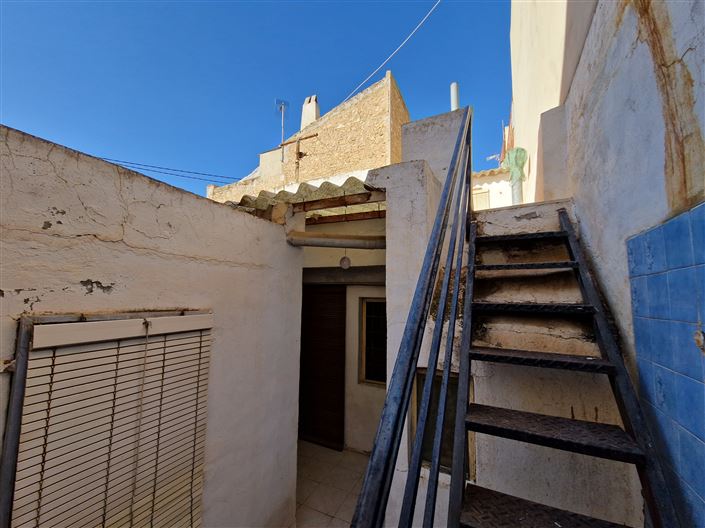 Image No.29-4 Bed Townhouse for sale