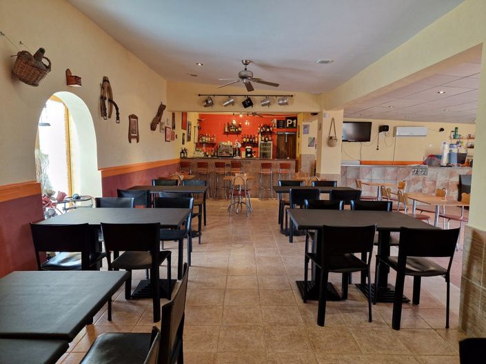 Image No.14-3 Bed Country House for sale