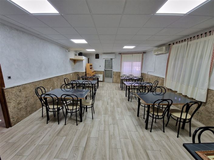 Image No.10-4 Bed Commercial for sale