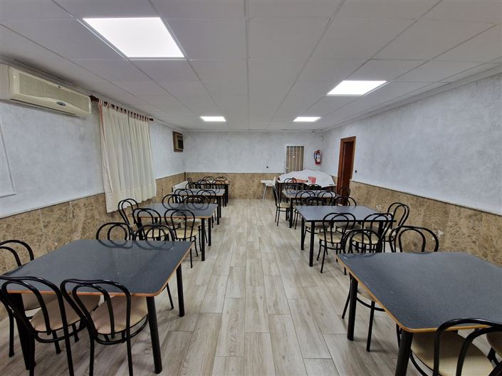 Image No.12-4 Bed Commercial for sale