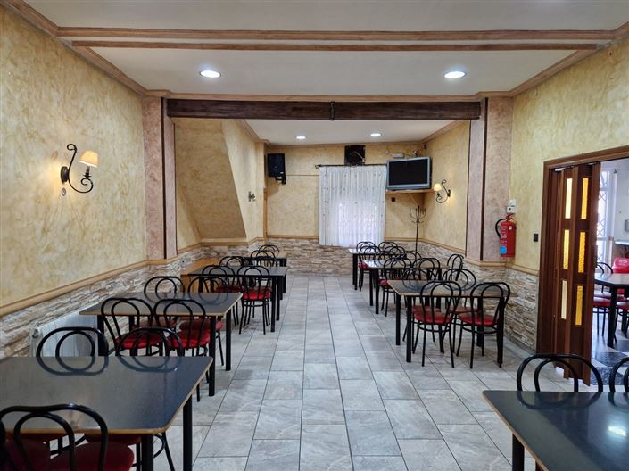 Image No.17-4 Bed Commercial for sale