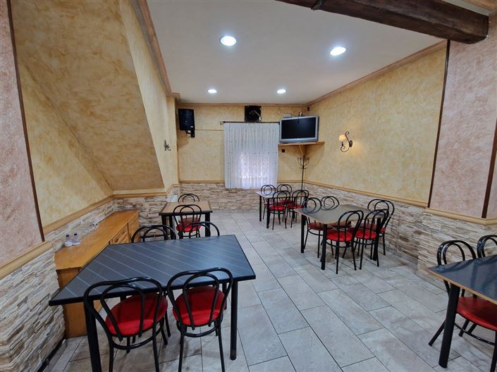 Image No.18-4 Bed Commercial for sale