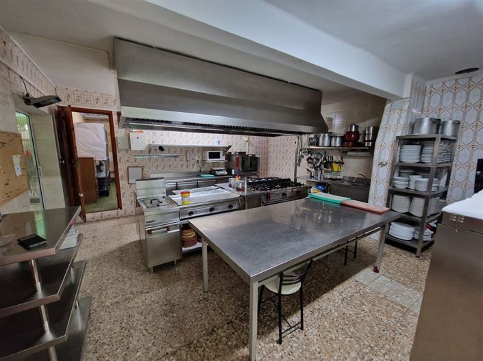 Image No.23-4 Bed Commercial for sale