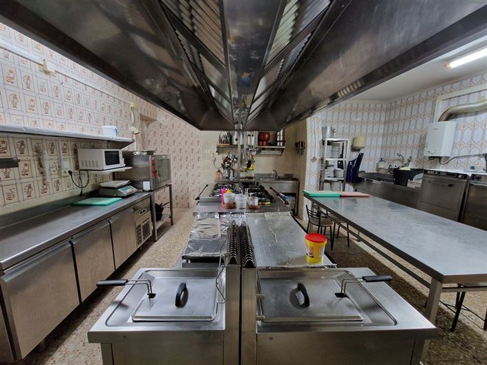 Image No.25-4 Bed Commercial for sale