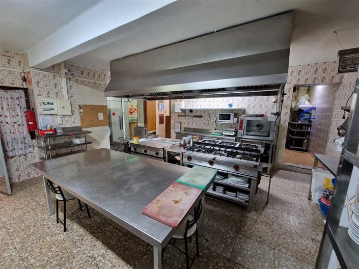 Image No.27-4 Bed Commercial for sale