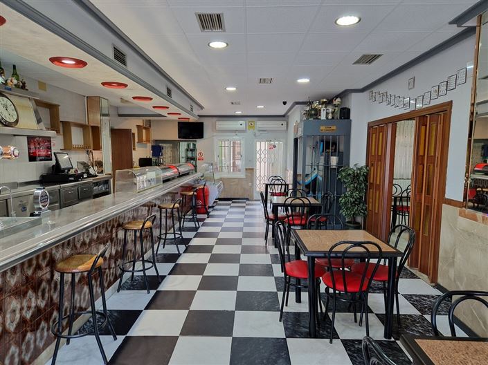 Image No.6-4 Bed Commercial for sale