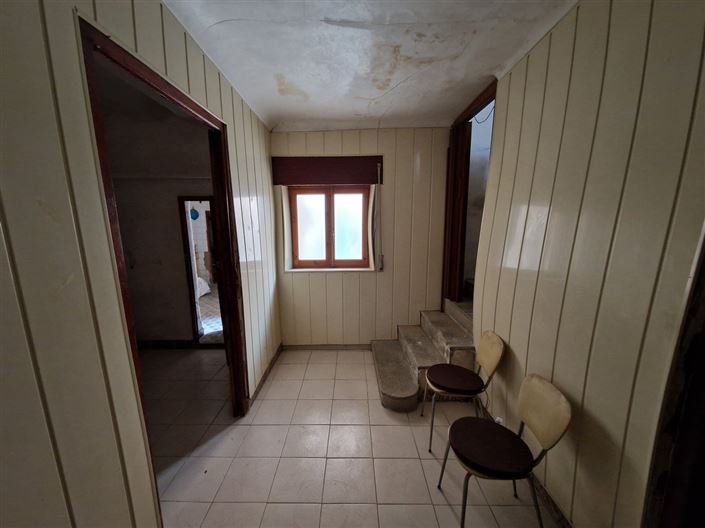 Image No.12-7 Bed Townhouse for sale