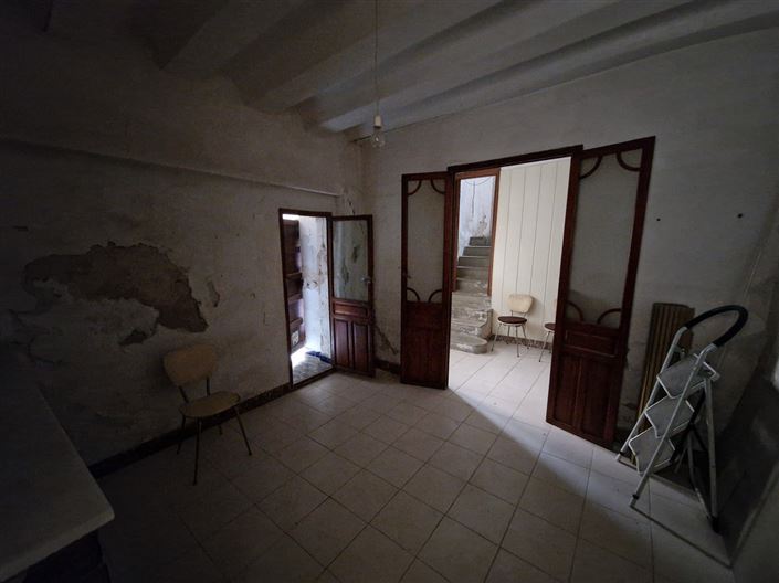 Image No.15-7 Bed Townhouse for sale