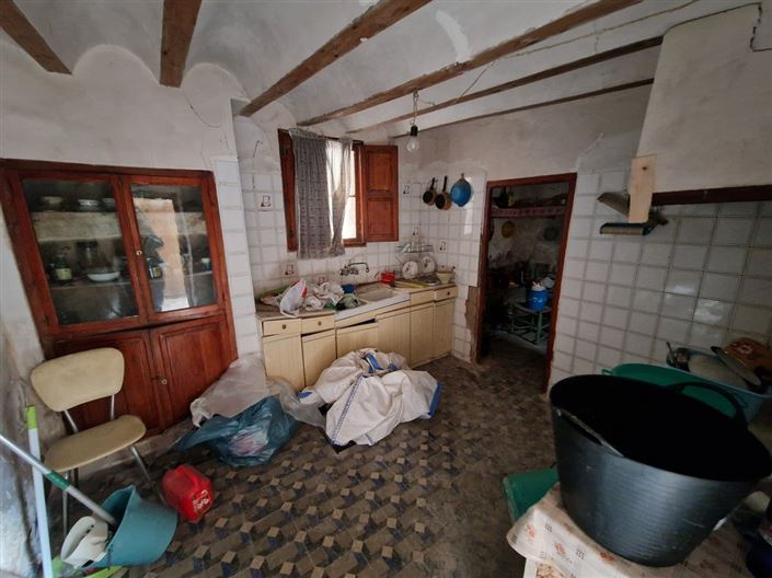 Image No.16-7 Bed Townhouse for sale