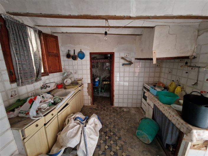 Image No.17-7 Bed Townhouse for sale