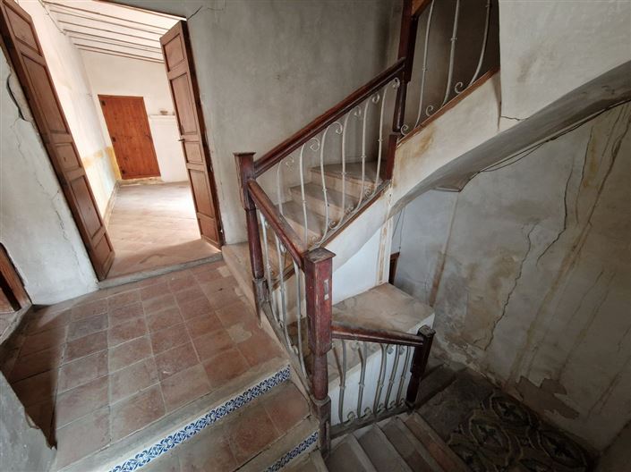 Image No.26-7 Bed Townhouse for sale