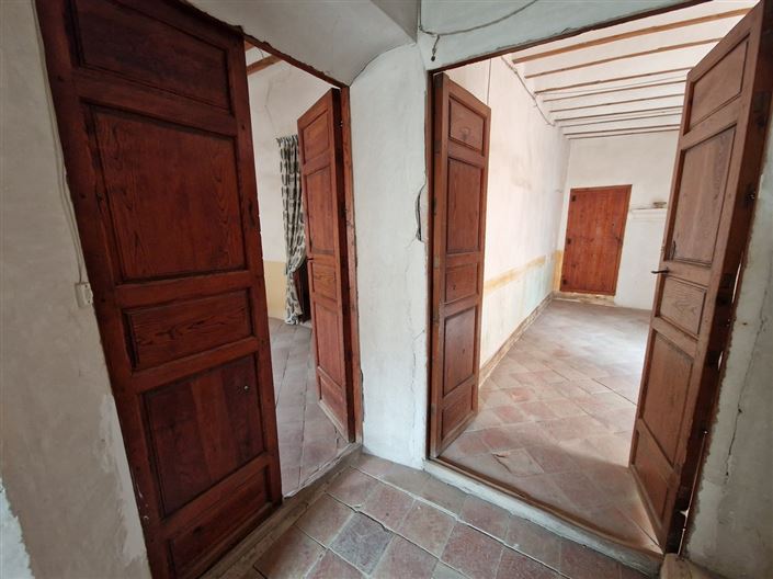 Image No.27-7 Bed Townhouse for sale