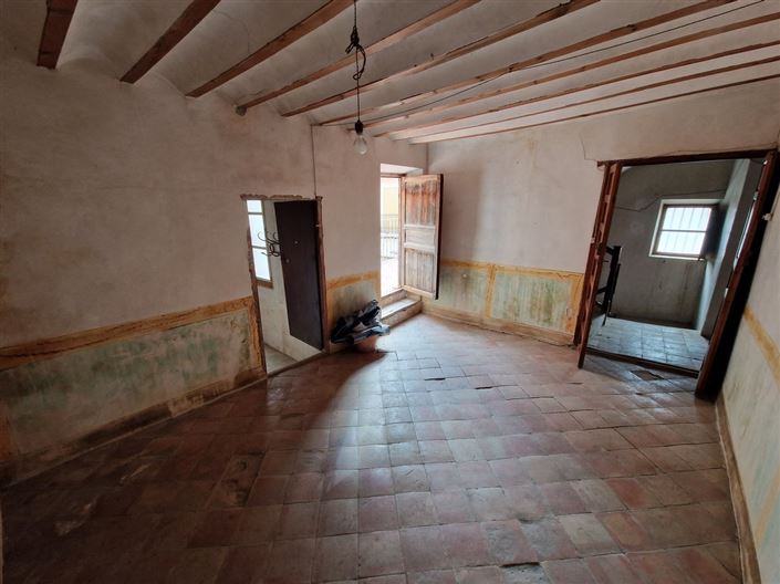 Image No.29-7 Bed Townhouse for sale