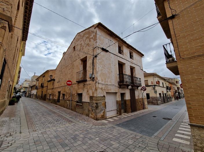 Image No.3-7 Bed Townhouse for sale