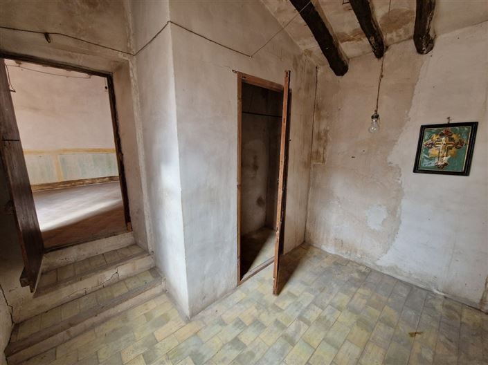 Image No.30-7 Bed Townhouse for sale