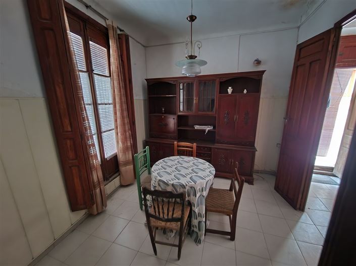 Image No.7-7 Bed Townhouse for sale