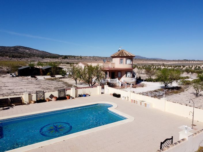 Image No.1-4 Bed Villa for sale