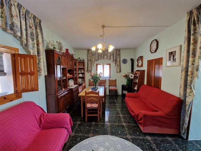 Image No.10-9 Bed Country House for sale