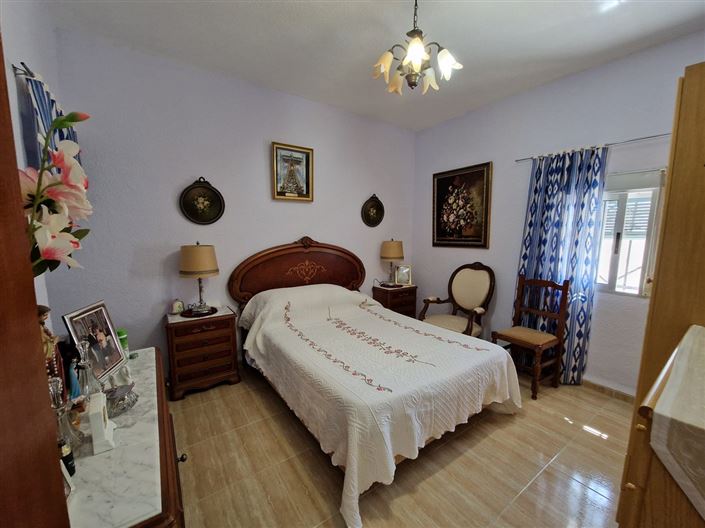 Image No.8-9 Bed Country House for sale