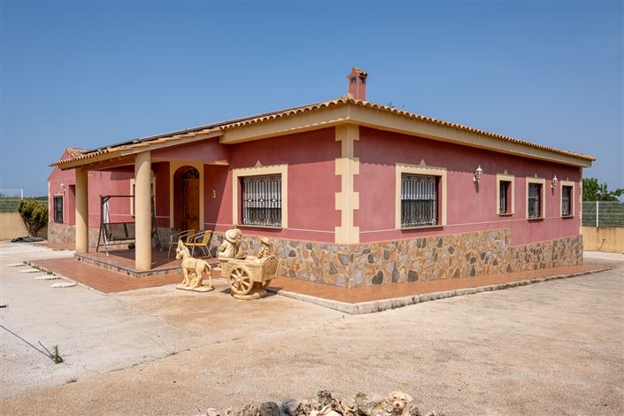 Image No.1-4 Bed Villa for sale