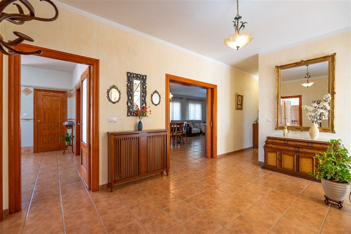 Image No.10-7 Bed Villa for sale