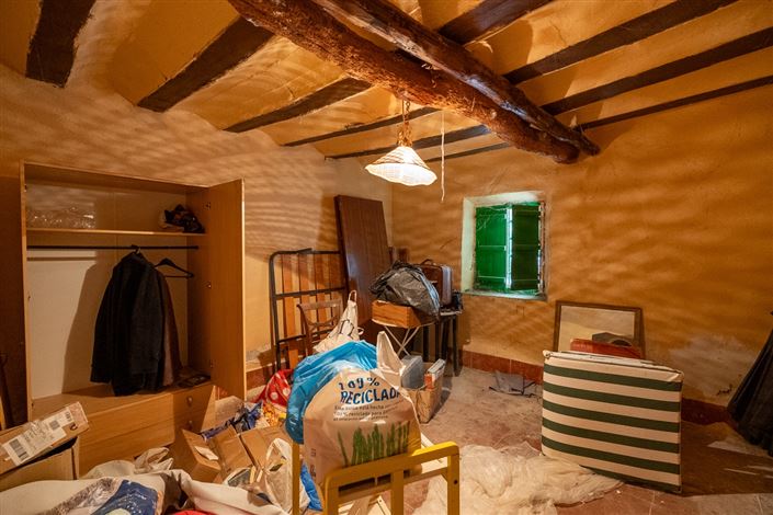 Image No.13-8 Bed Country House for sale