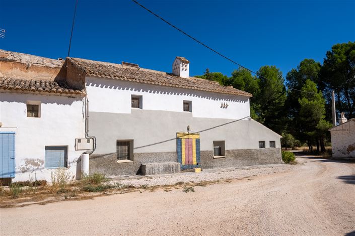 Image No.3-8 Bed Country House for sale