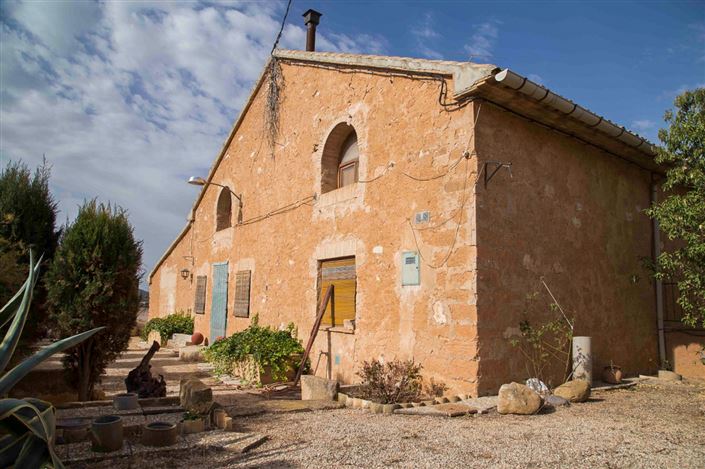 Image No.1-4 Bed Country House for sale